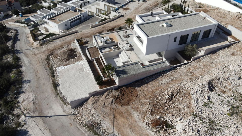 Luksuzna moderna vila u okolici Trogira&comma; samo 300 m od mora&excl;