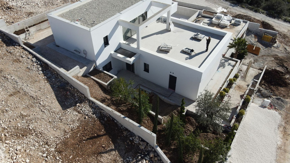 Luksuzna moderna vila u okolici Trogira&comma; samo 300 m od mora&excl;