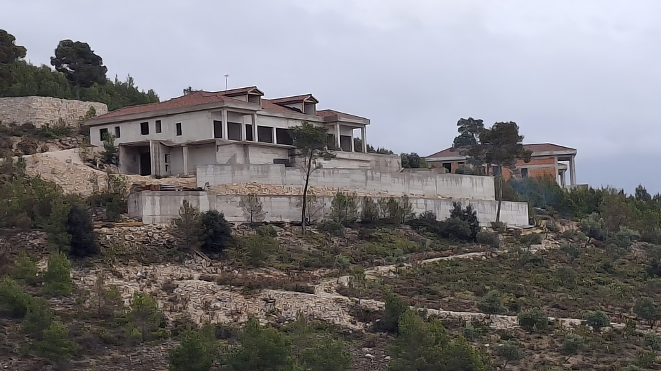 Luxusvilla in erster Meereslinie auf einem weitl&auml;ufigen Grundst&uuml;ck von 32&period;000 m&sup2; - Insel Bra&ccaron;&excl;