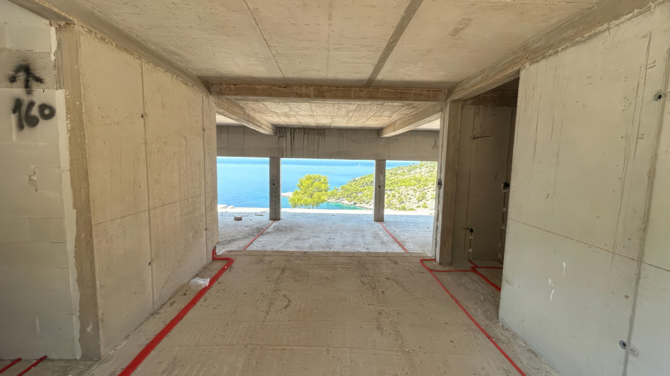 Luxusvilla in erster Meereslinie auf einem weitl&auml;ufigen Grundst&uuml;ck von 32&period;000 m&sup2; - Insel Bra&ccaron;&excl;