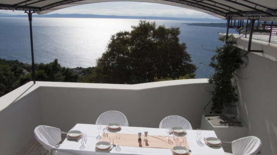 Luxus-Ferienvilla mit Meerblick in Brela &ndash; Makarska Riviera&excl;