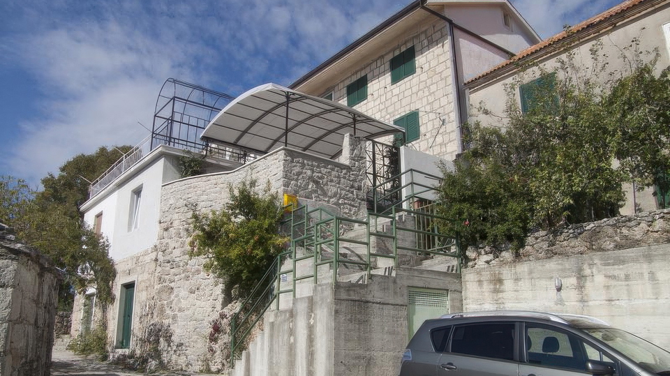 Luxus-Ferienvilla mit Meerblick in Brela &ndash; Makarska Riviera&excl;