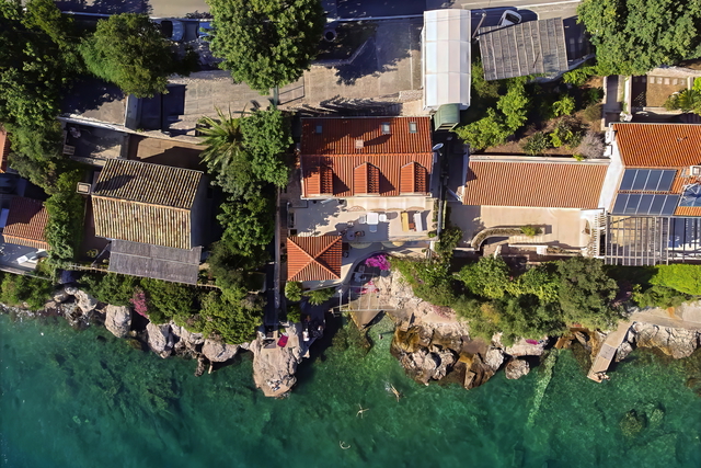 Edinstvena kamnita vila v prvem vrsti ob morju – Dubrovnik!