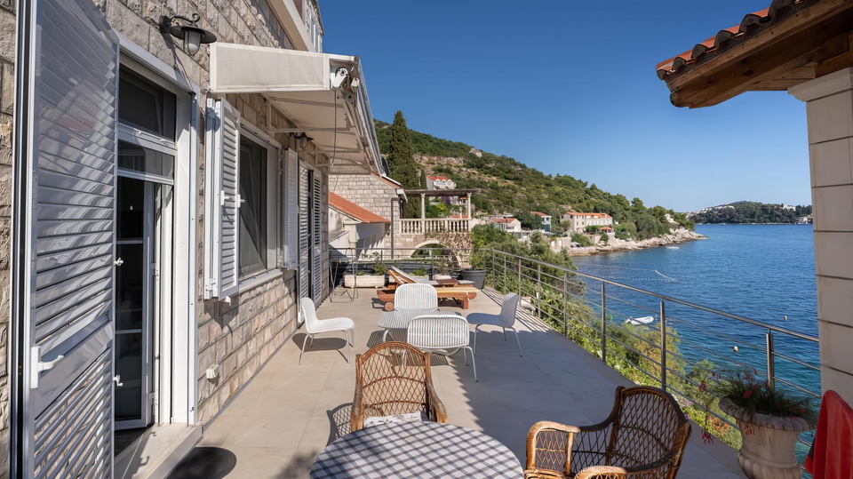 Edinstvena kamnita vila v prvem vrsti ob morju &ndash; Dubrovnik&excl;