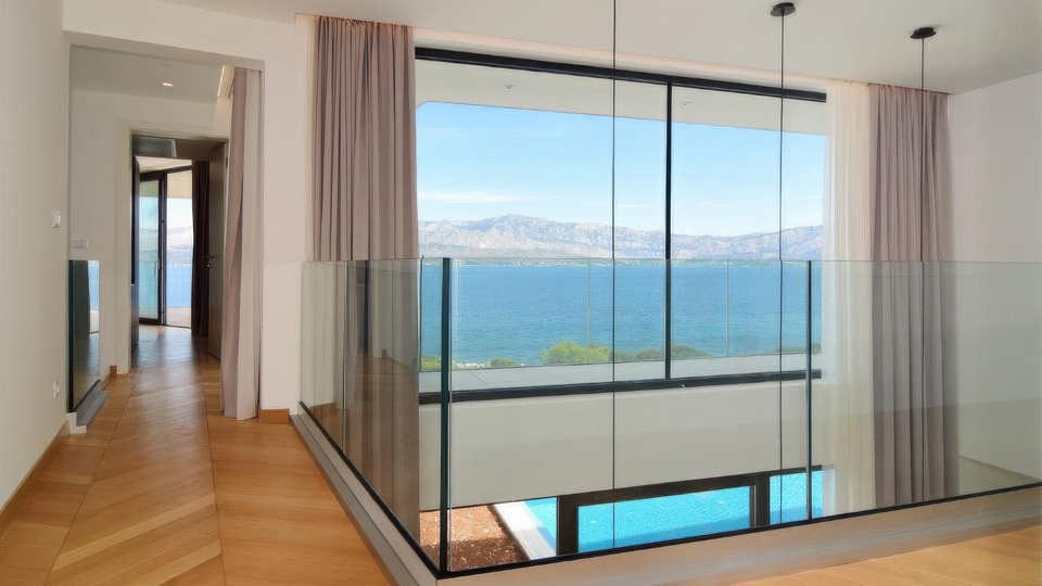 Moderna villa di lusso a 50 m dal mare sull'isola di Bra&ccaron;&excl;