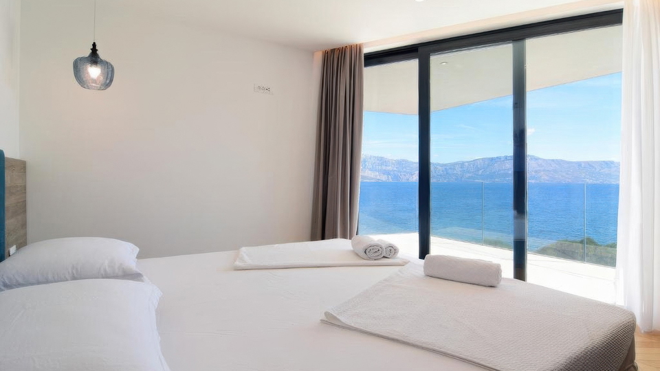 Moderna villa di lusso a 50 m dal mare sull'isola di Bra&ccaron;&excl;