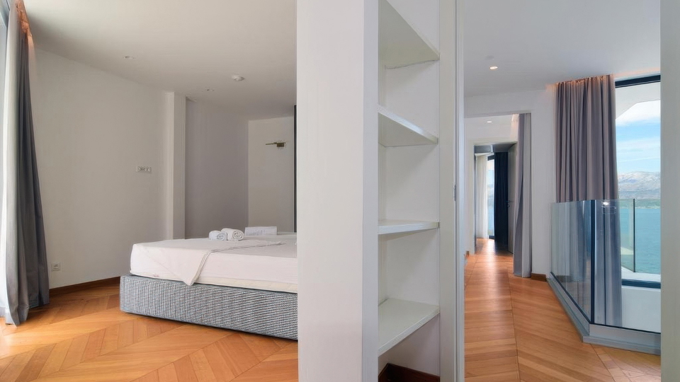 Moderna villa di lusso a 50 m dal mare sull'isola di Bra&ccaron;&excl;