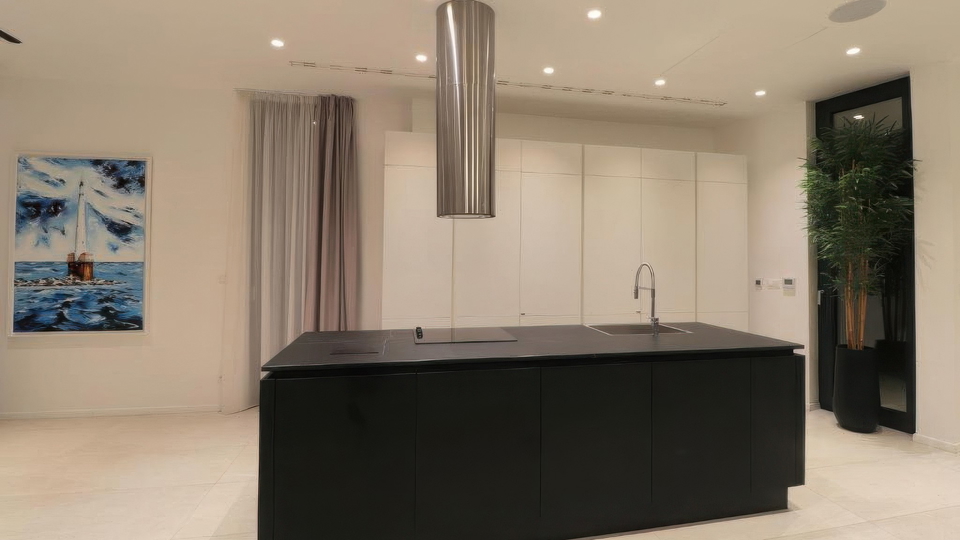 Moderna villa di lusso a 50 m dal mare sull'isola di Bra&ccaron;&excl;