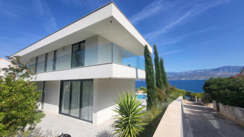 Moderna villa di lusso a 50 m dal mare sull'isola di Bra&ccaron;&excl;