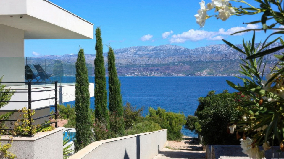 Moderna villa di lusso a 50 m dal mare sull'isola di Bra&ccaron;&excl;