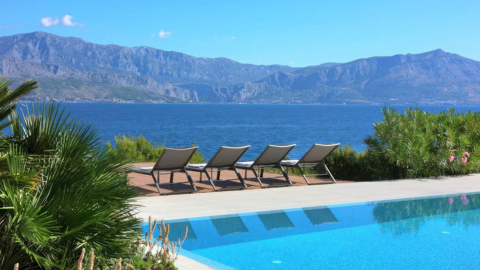 Moderna villa di lusso a 50 m dal mare sull'isola di Bra&ccaron;&excl;