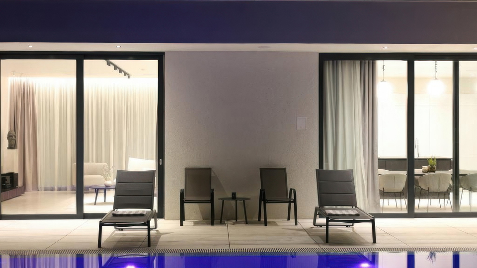 Moderna villa di lusso a 50 m dal mare sull'isola di Bra&ccaron;&excl;