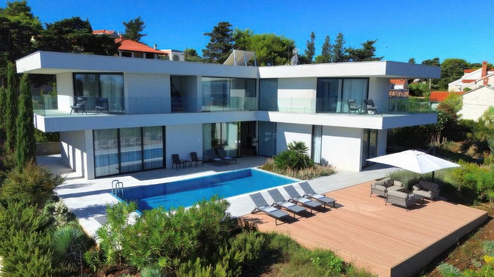 Moderna villa di lusso a 50 m dal mare sull'isola di Bra&ccaron;&excl;
