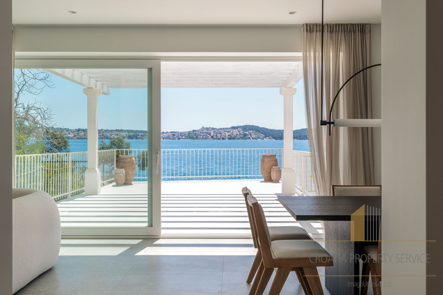 New luxury villa first line by the sea with private boat mooring - island of Čiovo!