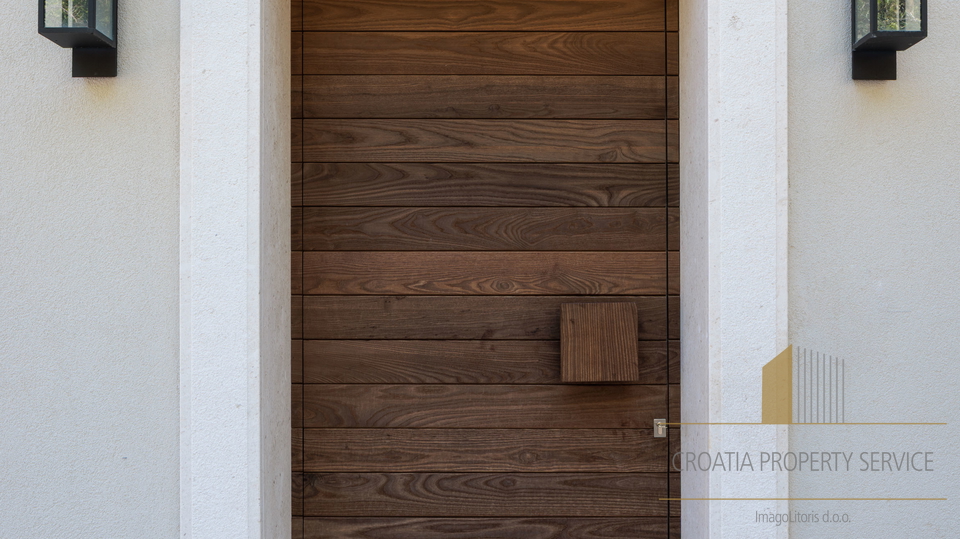 New luxury villa first line by the sea with private boat mooring - island of Čiovo!