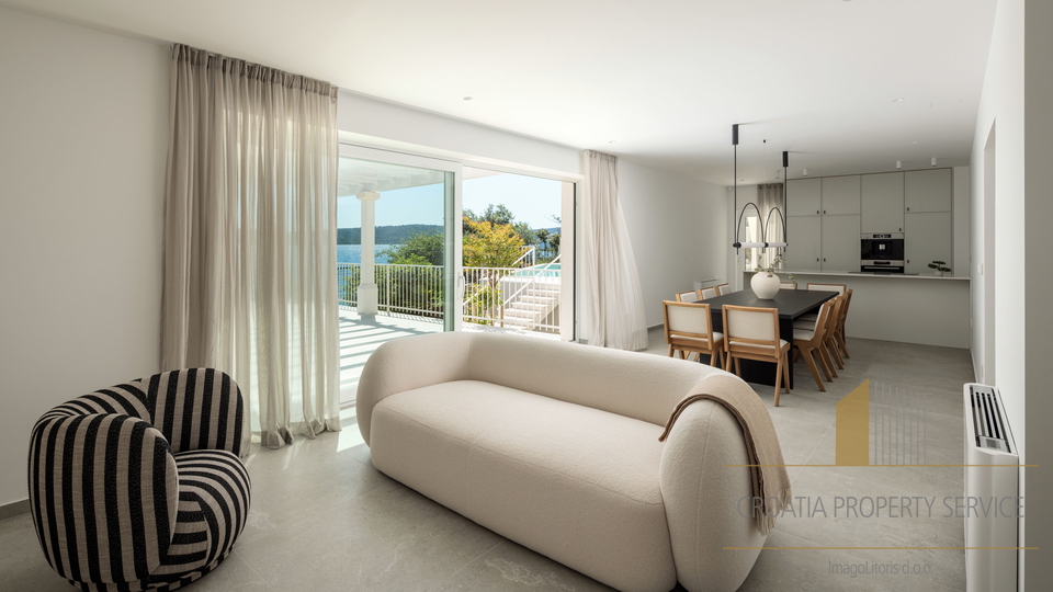 New luxury villa first line by the sea with private boat mooring - island of Čiovo!