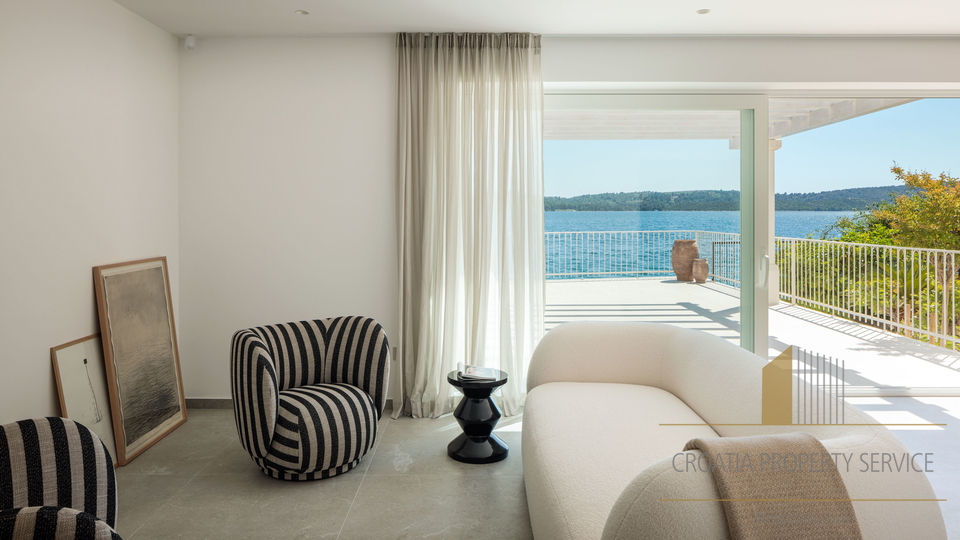 New luxury villa first line by the sea with private boat mooring - island of Čiovo!