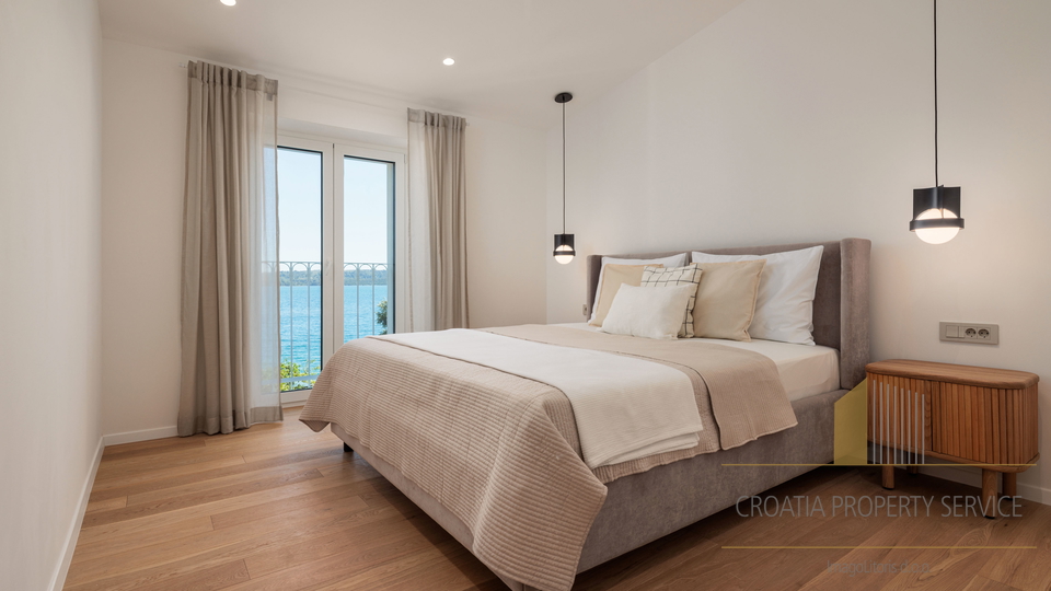 New luxury villa first line by the sea with private boat mooring - island of Čiovo!