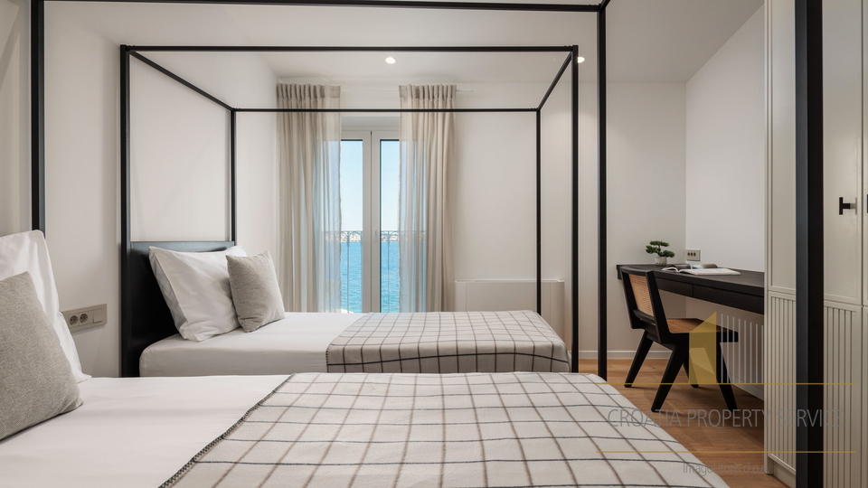 New luxury villa first line by the sea with private boat mooring - island of Čiovo!