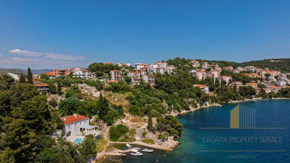 New luxury villa first line by the sea with private boat mooring - island of Čiovo!