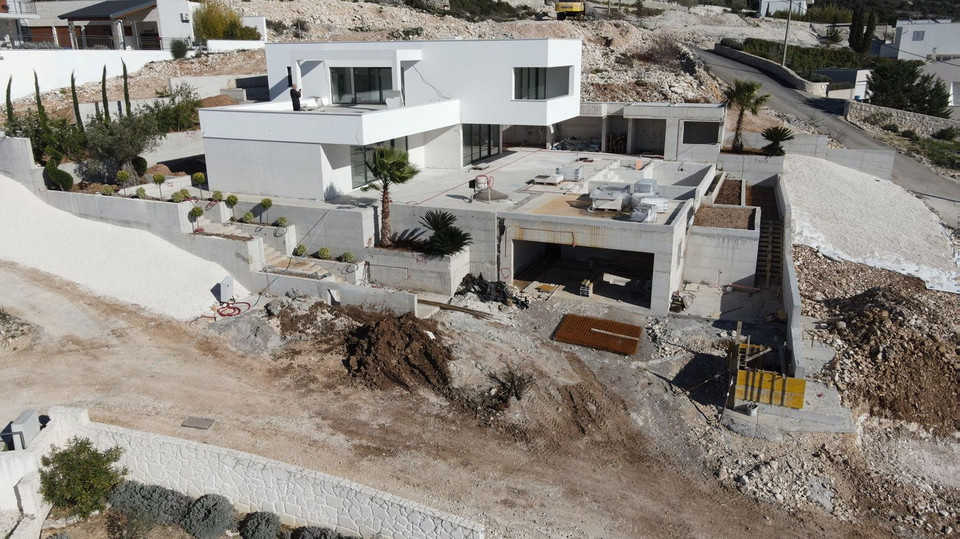 Luksuzna moderna vila u okolici Trogira&comma; samo 300 m od mora&excl;