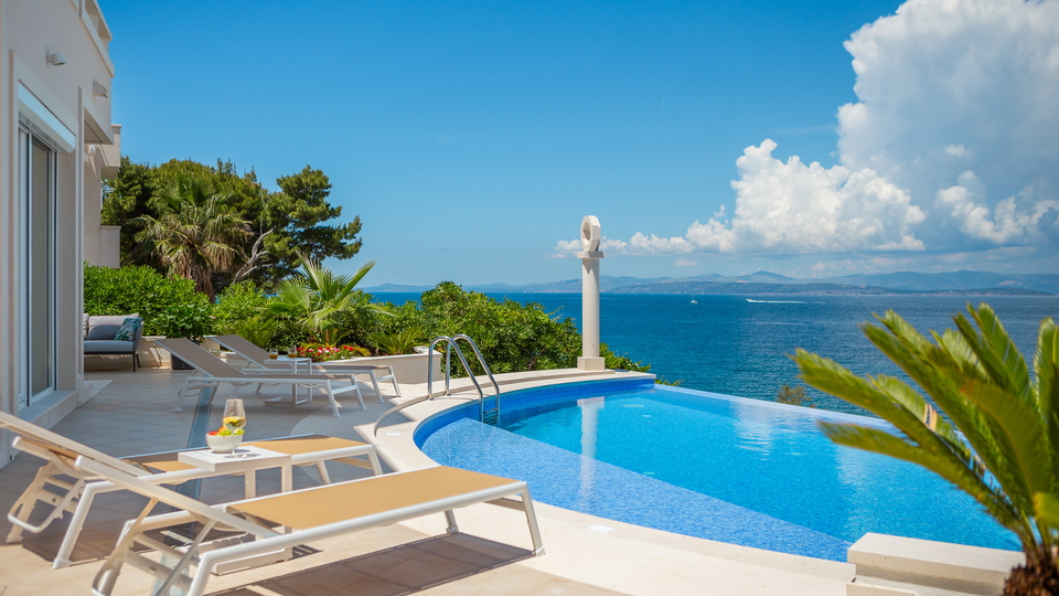 Luxusvilla erste Meereslinie &ndash; Sutivan&comma; Insel Bra&ccaron;