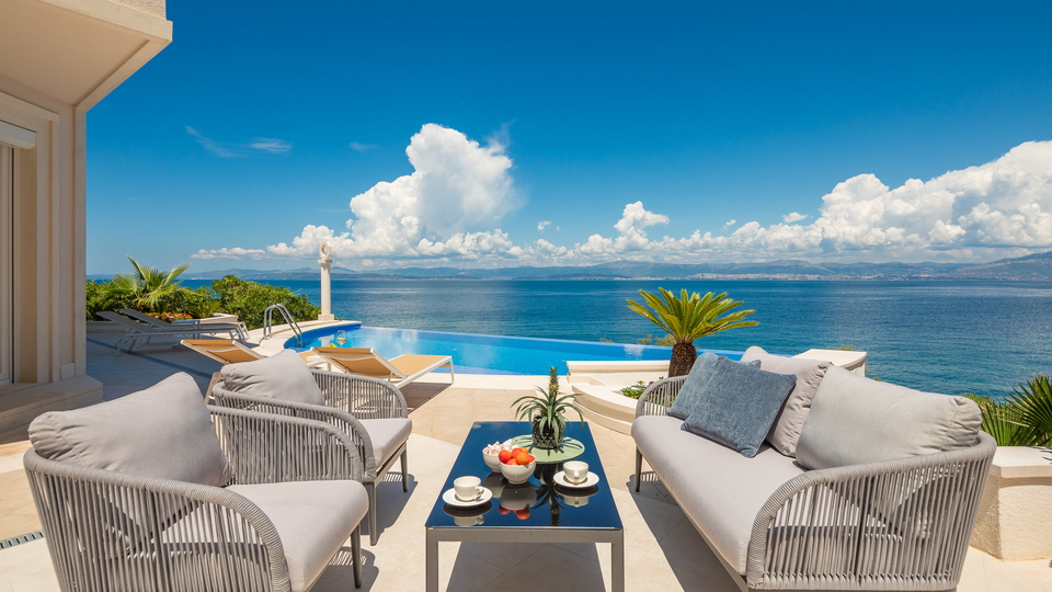 Luxusvilla erste Meereslinie &ndash; Sutivan&comma; Insel Bra&ccaron;