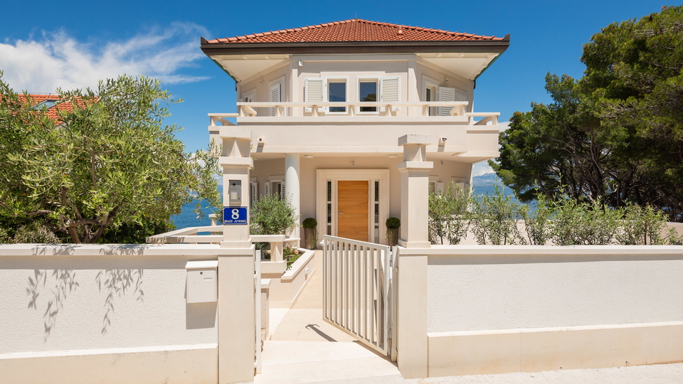 Luxusvilla erste Meereslinie &ndash; Sutivan&comma; Insel Bra&ccaron;