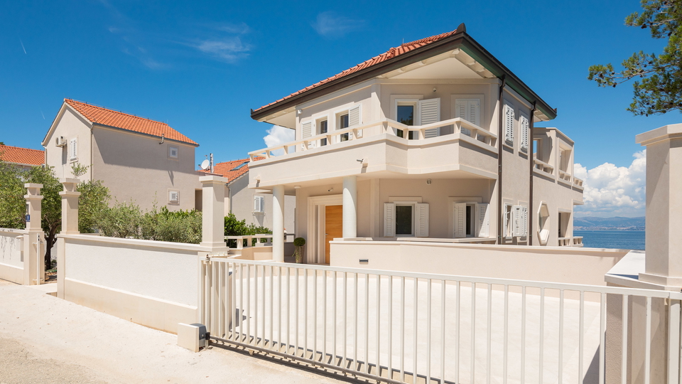 Luxusvilla erste Meereslinie &ndash; Sutivan&comma; Insel Bra&ccaron;