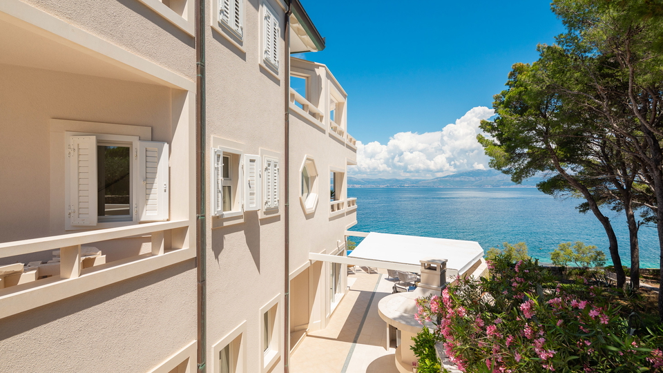 Luxusvilla erste Meereslinie &ndash; Sutivan&comma; Insel Bra&ccaron;