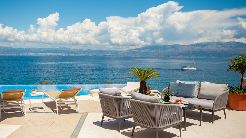 Luxusvilla erste Meereslinie &ndash; Sutivan&comma; Insel Bra&ccaron;