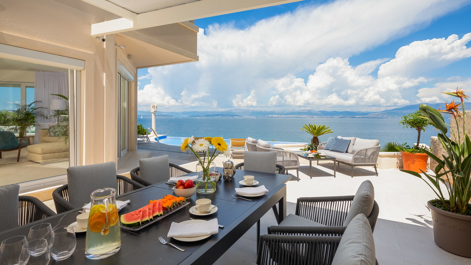 Luxusvilla erste Meereslinie &ndash; Sutivan&comma; Insel Bra&ccaron;