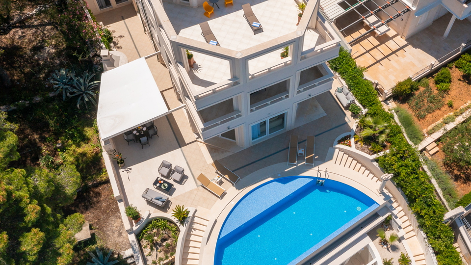 Luxusvilla erste Meereslinie &ndash; Sutivan&comma; Insel Bra&ccaron;
