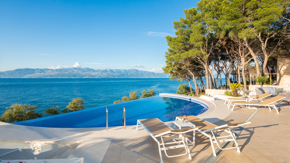 Luxusvilla erste Meereslinie &ndash; Sutivan&comma; Insel Bra&ccaron;