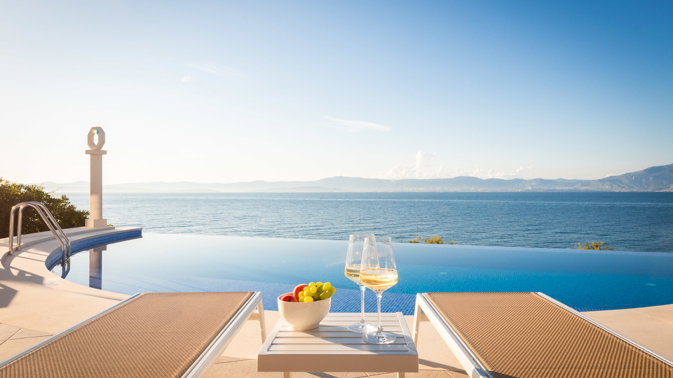 Luxusvilla erste Meereslinie &ndash; Sutivan&comma; Insel Bra&ccaron;