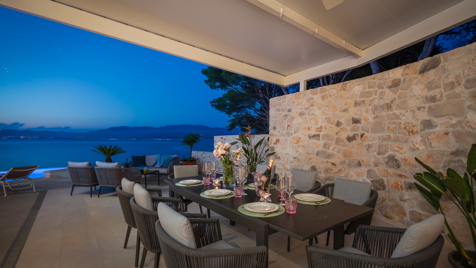 Luxusvilla erste Meereslinie &ndash; Sutivan&comma; Insel Bra&ccaron;
