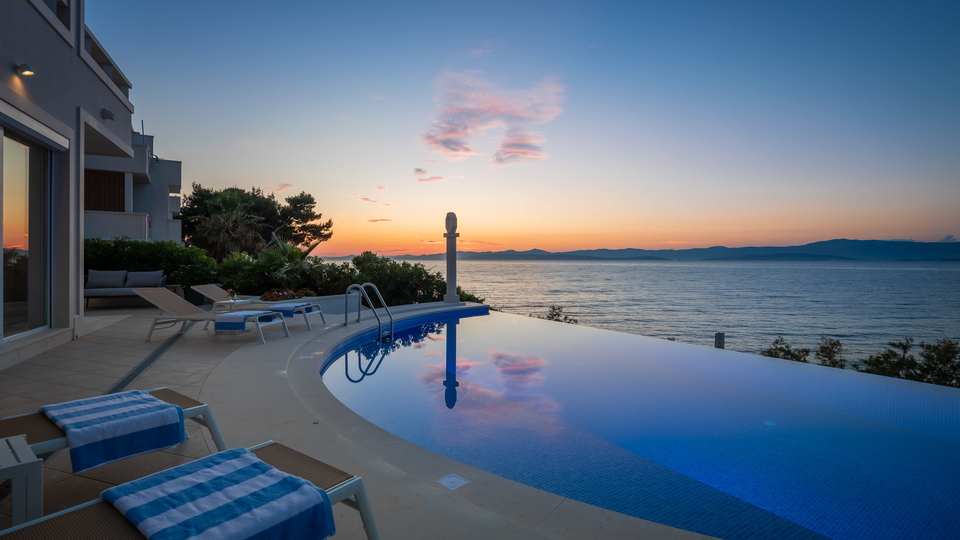 Luxusvilla erste Meereslinie &ndash; Sutivan&comma; Insel Bra&ccaron;