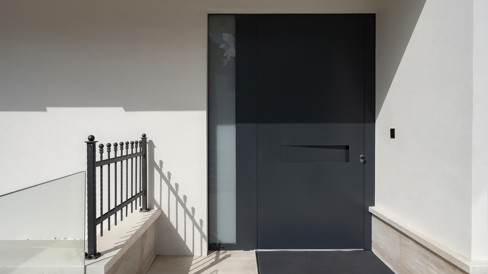 &Ecy;&lcy;&iecy;&gcy;&acy;&ncy;&tcy;&ncy;&acy;&yacy; &vcy;&icy;&lcy;&lcy;&acy; &ucy; &mcy;&ocy;&rcy;&yacy; &rcy;&yacy;&dcy;&ocy;&mcy; &scy; &Tcy;&rcy;&ocy;&gcy;&icy;&rcy;&ocy;&mcy; &ndash; &scy;&ocy;&vcy;&rcy;&iecy;&mcy;&iecy;&ncy;&ncy;&acy;&yacy; &rcy;&ocy;&scy;&kcy;&ocy;&shcy;&softcy; &ncy;&acy; &Acy;&dcy;&rcy;&icy;&acy;&tcy;&icy;&kcy;&iecy;