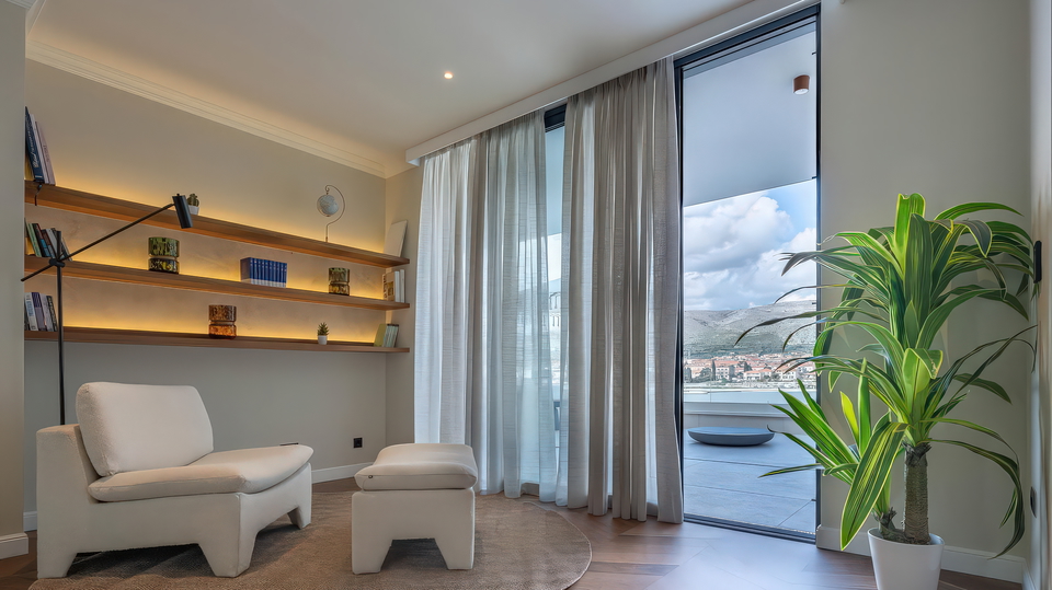 &Ecy;&lcy;&iecy;&gcy;&acy;&ncy;&tcy;&ncy;&acy;&yacy; &vcy;&icy;&lcy;&lcy;&acy; &ucy; &mcy;&ocy;&rcy;&yacy; &rcy;&yacy;&dcy;&ocy;&mcy; &scy; &Tcy;&rcy;&ocy;&gcy;&icy;&rcy;&ocy;&mcy; &ndash; &scy;&ocy;&vcy;&rcy;&iecy;&mcy;&iecy;&ncy;&ncy;&acy;&yacy; &rcy;&ocy;&scy;&kcy;&ocy;&shcy;&softcy; &ncy;&acy; &Acy;&dcy;&rcy;&icy;&acy;&tcy;&icy;&kcy;&iecy;