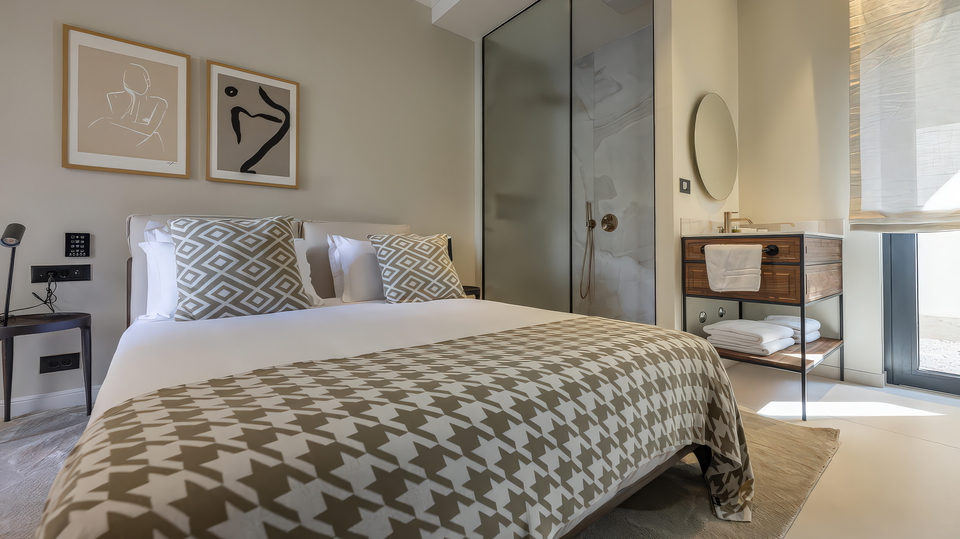 &Ecy;&lcy;&iecy;&gcy;&acy;&ncy;&tcy;&ncy;&acy;&yacy; &vcy;&icy;&lcy;&lcy;&acy; &ucy; &mcy;&ocy;&rcy;&yacy; &rcy;&yacy;&dcy;&ocy;&mcy; &scy; &Tcy;&rcy;&ocy;&gcy;&icy;&rcy;&ocy;&mcy; &ndash; &scy;&ocy;&vcy;&rcy;&iecy;&mcy;&iecy;&ncy;&ncy;&acy;&yacy; &rcy;&ocy;&scy;&kcy;&ocy;&shcy;&softcy; &ncy;&acy; &Acy;&dcy;&rcy;&icy;&acy;&tcy;&icy;&kcy;&iecy;