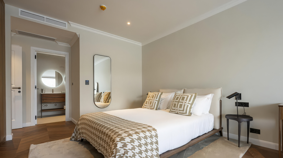 &Ecy;&lcy;&iecy;&gcy;&acy;&ncy;&tcy;&ncy;&acy;&yacy; &vcy;&icy;&lcy;&lcy;&acy; &ucy; &mcy;&ocy;&rcy;&yacy; &rcy;&yacy;&dcy;&ocy;&mcy; &scy; &Tcy;&rcy;&ocy;&gcy;&icy;&rcy;&ocy;&mcy; &ndash; &scy;&ocy;&vcy;&rcy;&iecy;&mcy;&iecy;&ncy;&ncy;&acy;&yacy; &rcy;&ocy;&scy;&kcy;&ocy;&shcy;&softcy; &ncy;&acy; &Acy;&dcy;&rcy;&icy;&acy;&tcy;&icy;&kcy;&iecy;