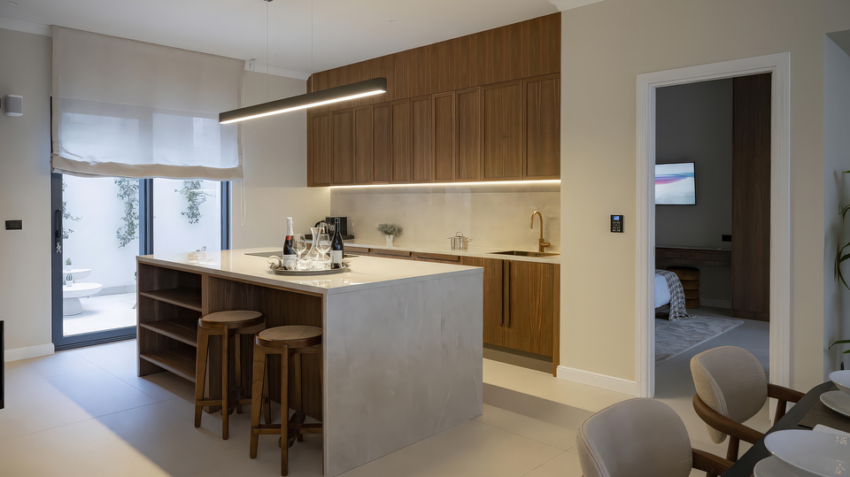 &Ecy;&lcy;&iecy;&gcy;&acy;&ncy;&tcy;&ncy;&acy;&yacy; &vcy;&icy;&lcy;&lcy;&acy; &ucy; &mcy;&ocy;&rcy;&yacy; &rcy;&yacy;&dcy;&ocy;&mcy; &scy; &Tcy;&rcy;&ocy;&gcy;&icy;&rcy;&ocy;&mcy; &ndash; &scy;&ocy;&vcy;&rcy;&iecy;&mcy;&iecy;&ncy;&ncy;&acy;&yacy; &rcy;&ocy;&scy;&kcy;&ocy;&shcy;&softcy; &ncy;&acy; &Acy;&dcy;&rcy;&icy;&acy;&tcy;&icy;&kcy;&iecy;