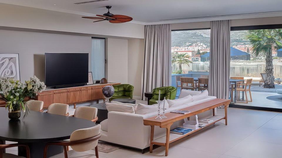 &Ecy;&lcy;&iecy;&gcy;&acy;&ncy;&tcy;&ncy;&acy;&yacy; &vcy;&icy;&lcy;&lcy;&acy; &ucy; &mcy;&ocy;&rcy;&yacy; &rcy;&yacy;&dcy;&ocy;&mcy; &scy; &Tcy;&rcy;&ocy;&gcy;&icy;&rcy;&ocy;&mcy; &ndash; &scy;&ocy;&vcy;&rcy;&iecy;&mcy;&iecy;&ncy;&ncy;&acy;&yacy; &rcy;&ocy;&scy;&kcy;&ocy;&shcy;&softcy; &ncy;&acy; &Acy;&dcy;&rcy;&icy;&acy;&tcy;&icy;&kcy;&iecy;