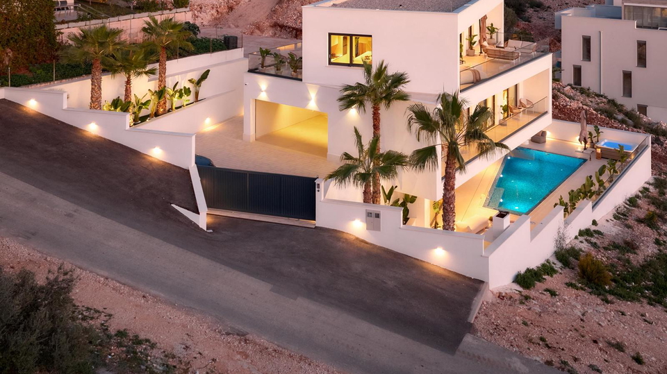 Neue luxuri&ouml;se Villa mit Meerblick auf &Ccaron;iovo &ndash; Ihr neues Zuhause oder die Investition Ihrer Tr&auml;ume&excl;