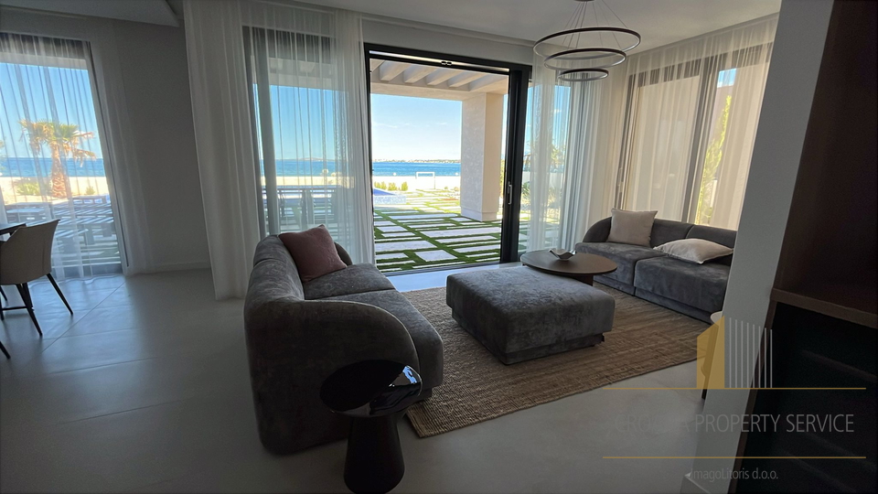 Predivna luksuzna vila na plaži u okolici Zadra!