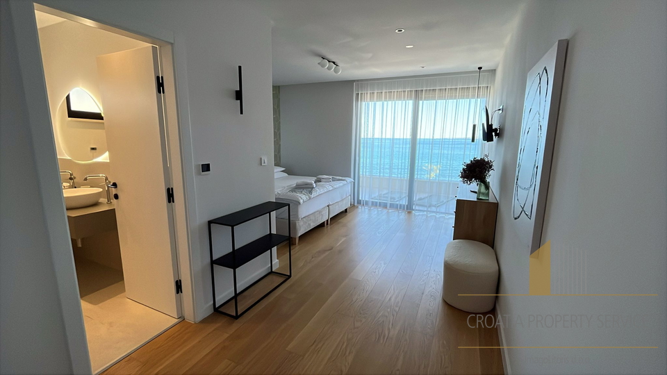 Luksuzna vila na ekskluzivni lokaciji ob plaži - Zaton!