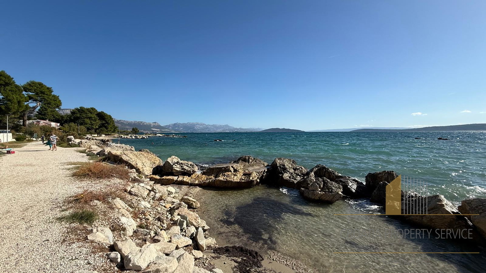 Exclusive land in the first row by the sea near Split&excl;