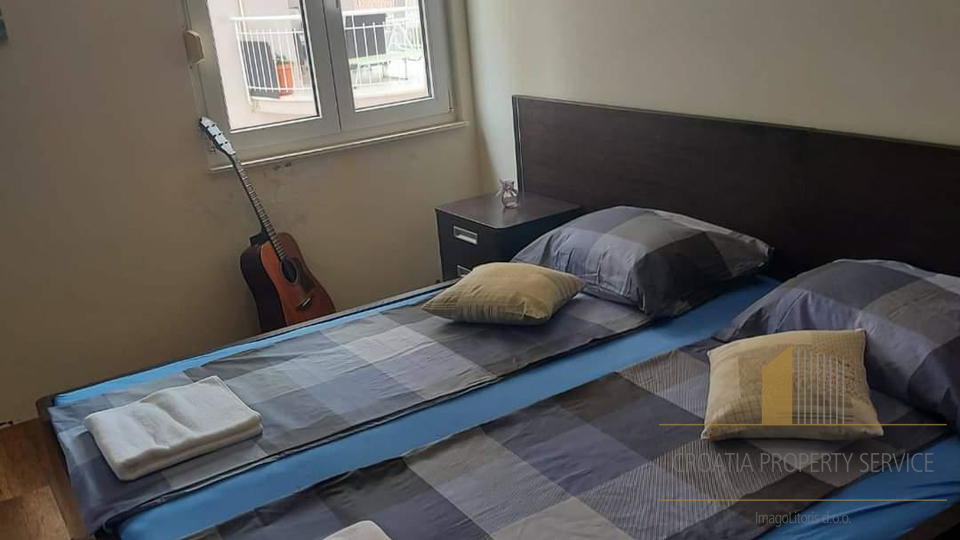 Elegantan stan s pogledom na more  - 300 m od pla&zcaron;e &Zcaron;njan&comma; Split&excl;