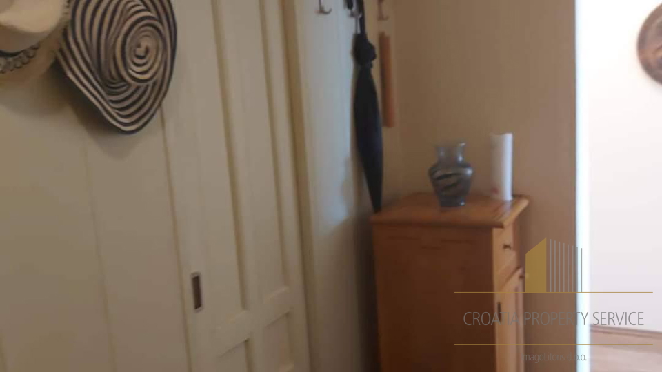 Elegantan stan s pogledom na more  - 300 m od pla&zcaron;e &Zcaron;njan&comma; Split&excl;