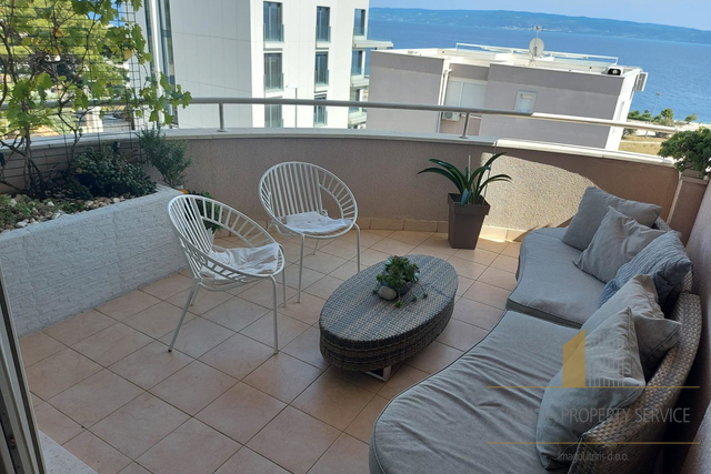 Elegantan stan s pogledom na more  - 300 m od plaže Žnjan, Split!